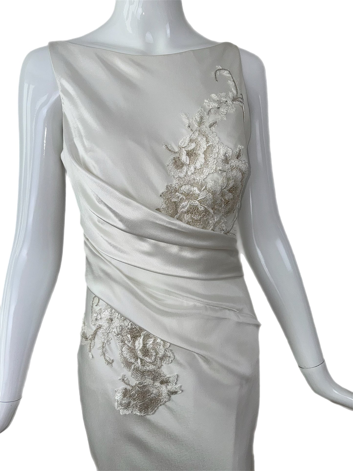 DAVID FIELDEN Soft White Floral Bridal Gown