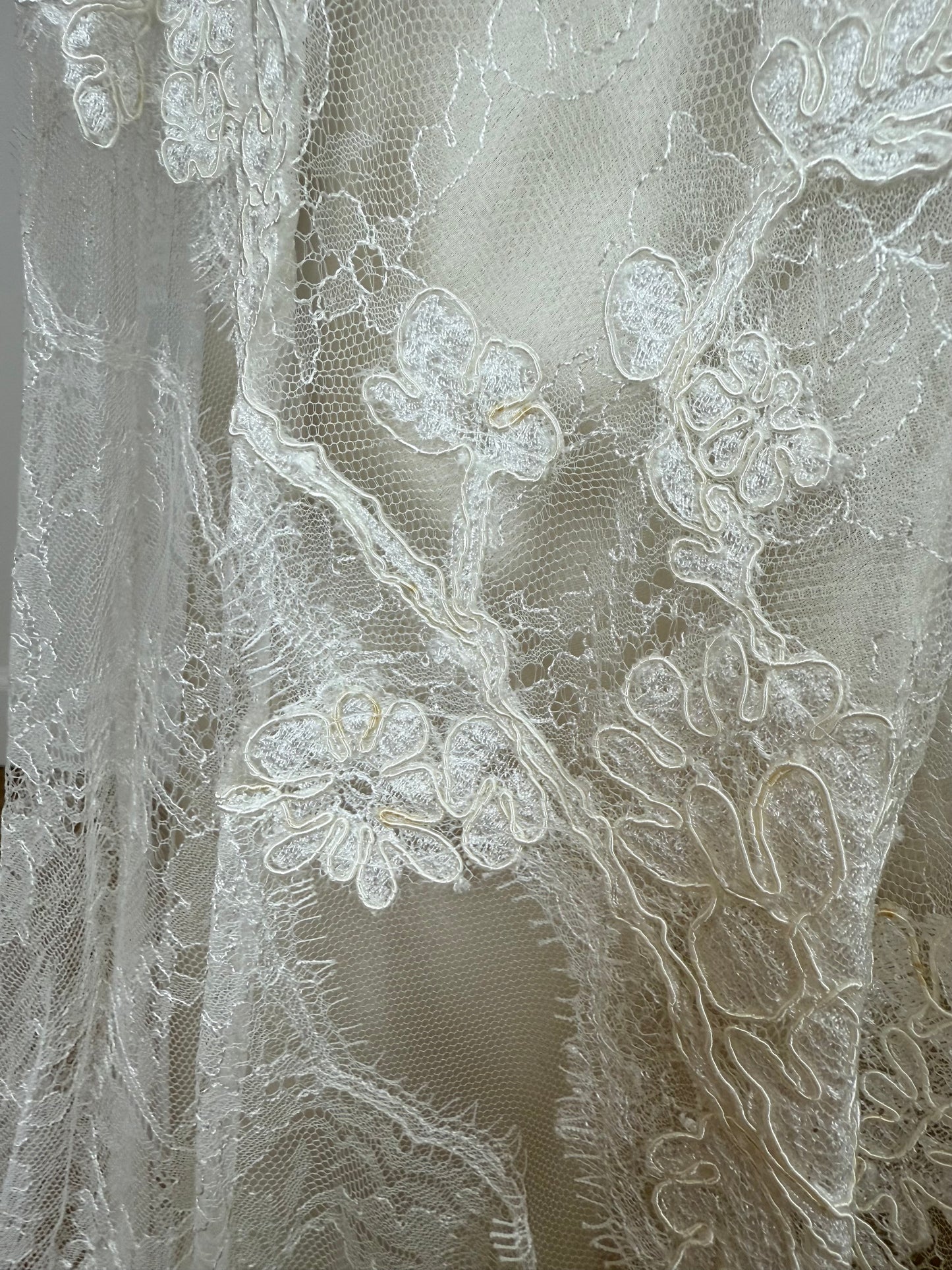 DAVID FIELDEN 2017 Runway Sample Ivory Lace Bridal Gown