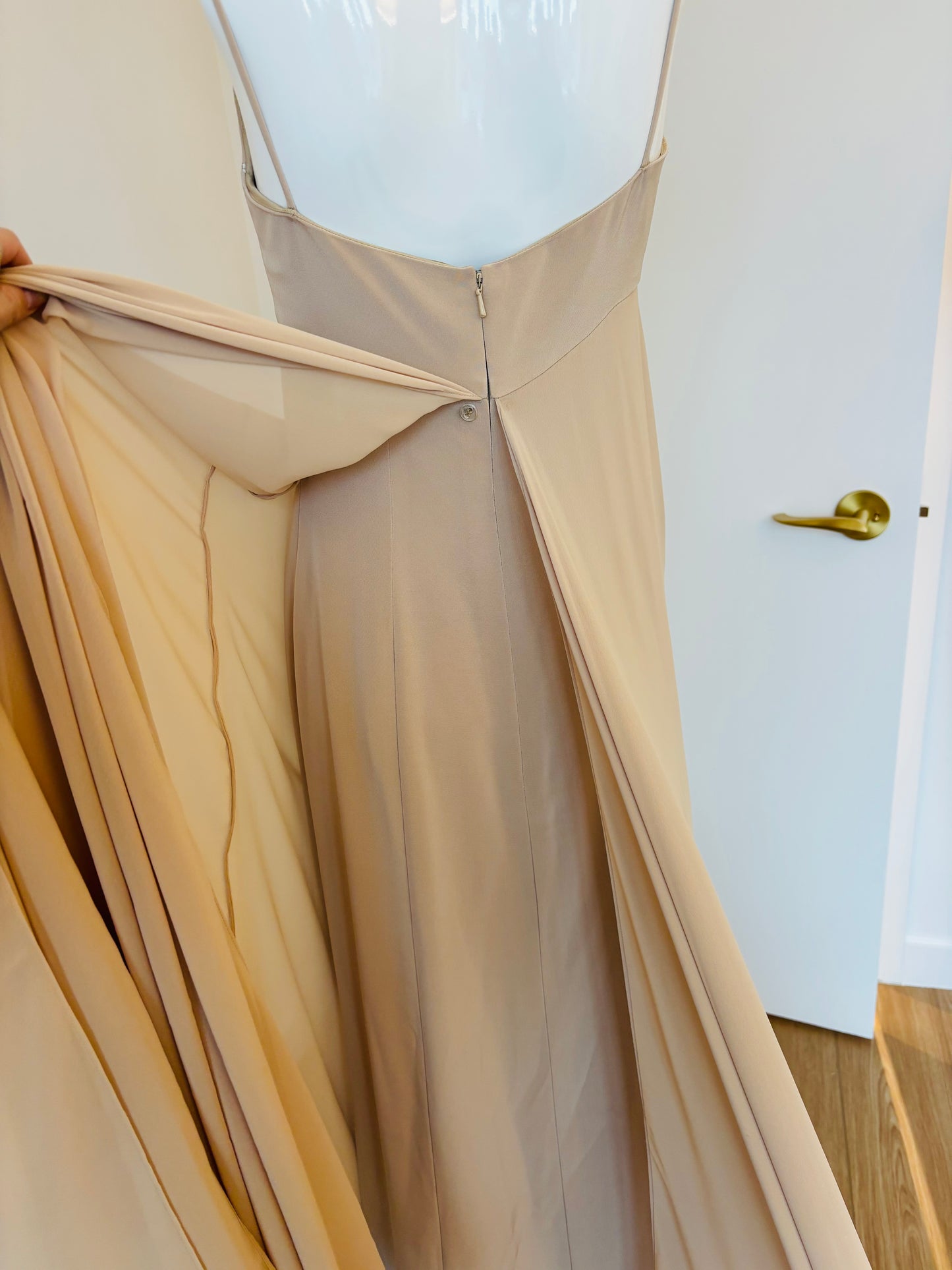 VERA WANG 90's/00 Tan Bridal Gown w. Bustle