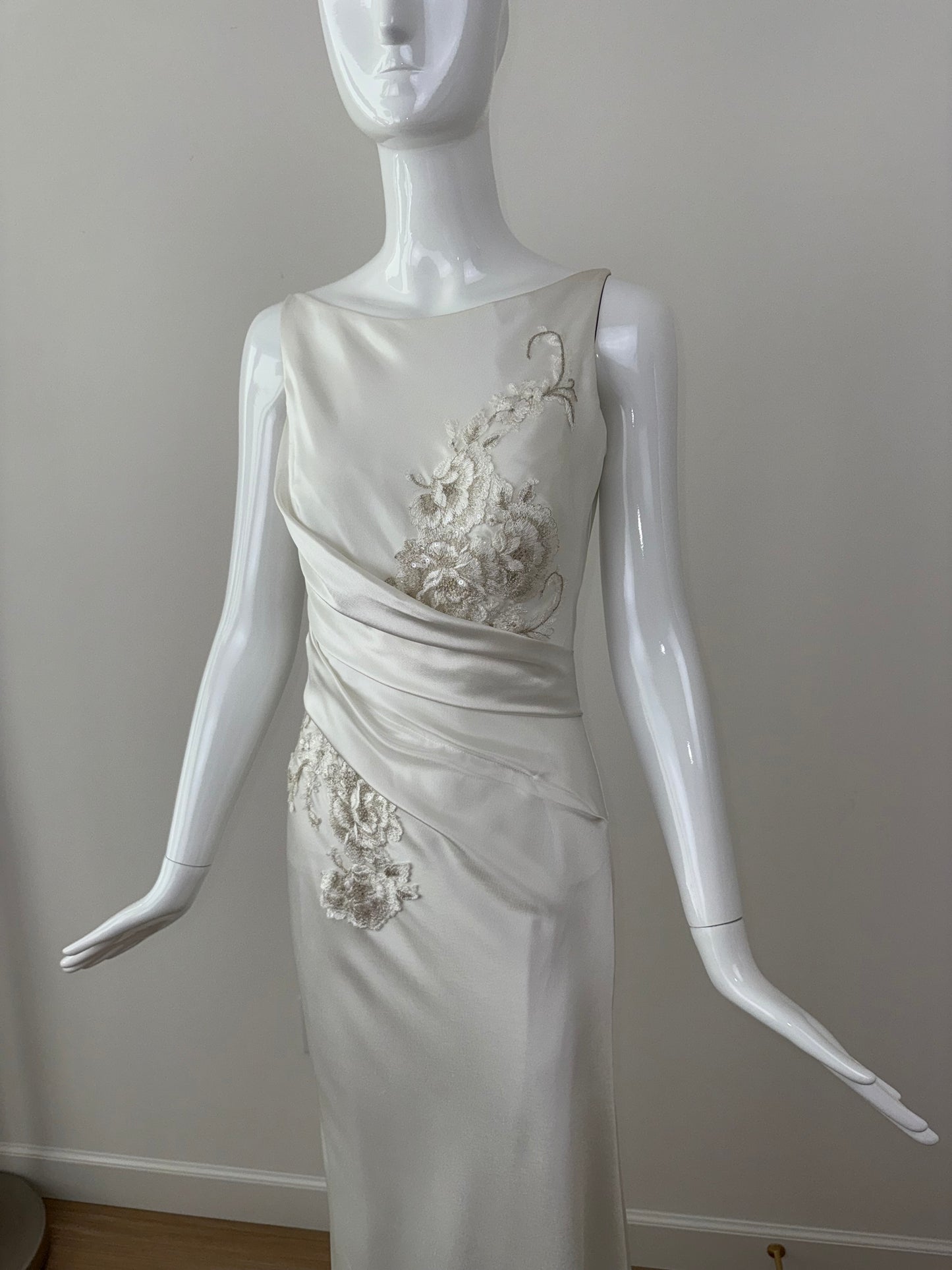 DAVID FIELDEN Soft White Floral Bridal Gown