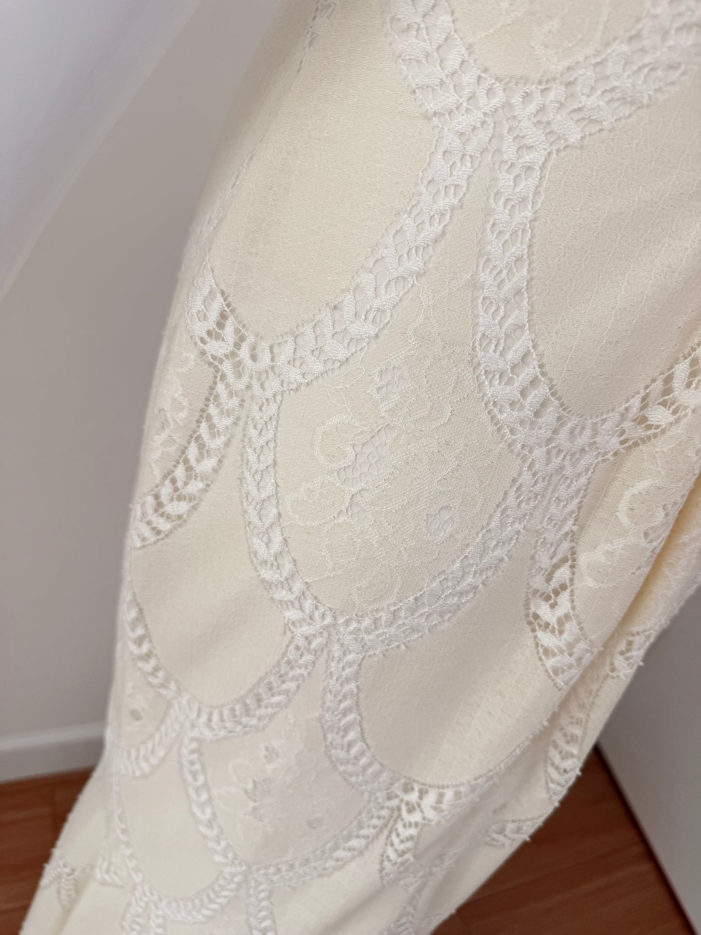 CLAIRE PETTIBONE 2015 Vanilla Cream Lace Bridal Gown