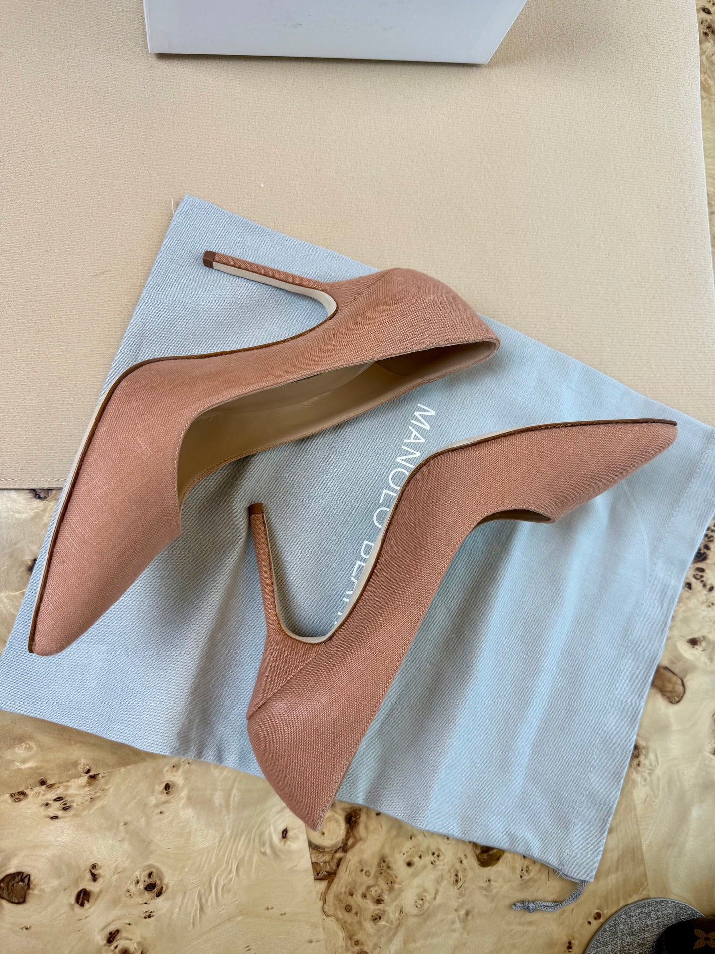 MANOLO BLAHNIK Linen BB 105 Pumps Size 6.5