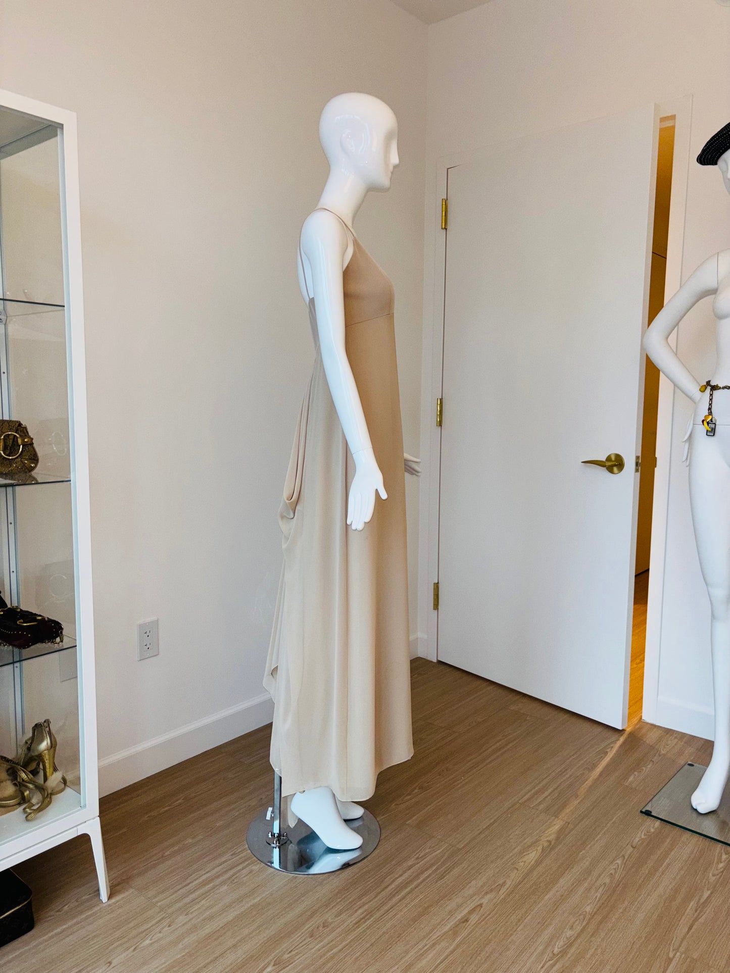VERA WANG 90's/00 Tan Bridal Gown w. Bustle