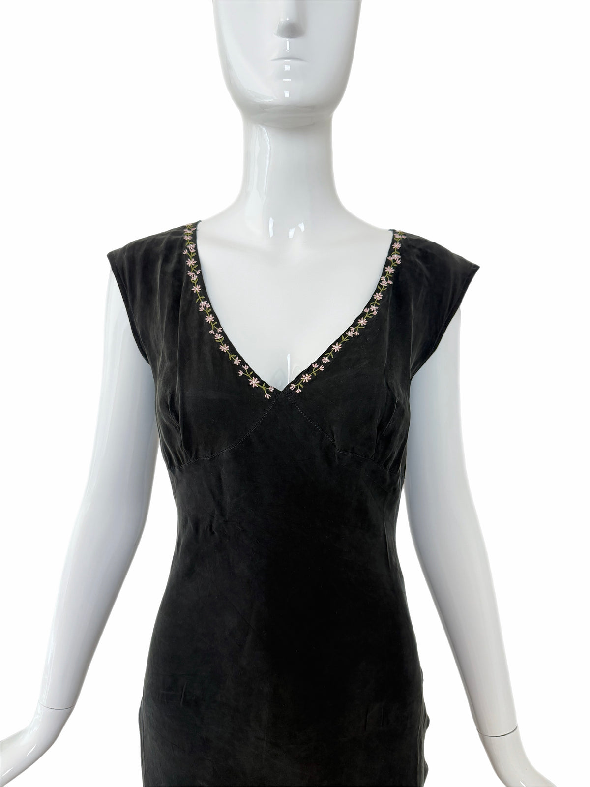 LES HABITUDES 90's Vintage Jet Black Floral Neckline Slip Gown