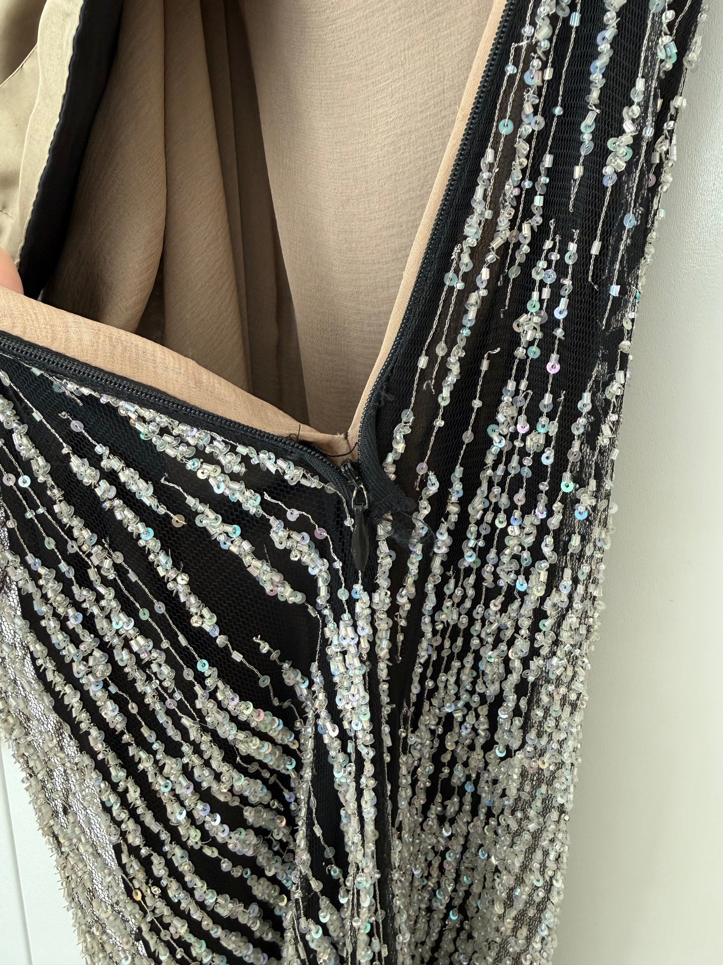 VERA WANG 1999 Vintage Iridescent Beaded & Sequin Column Evening Gown