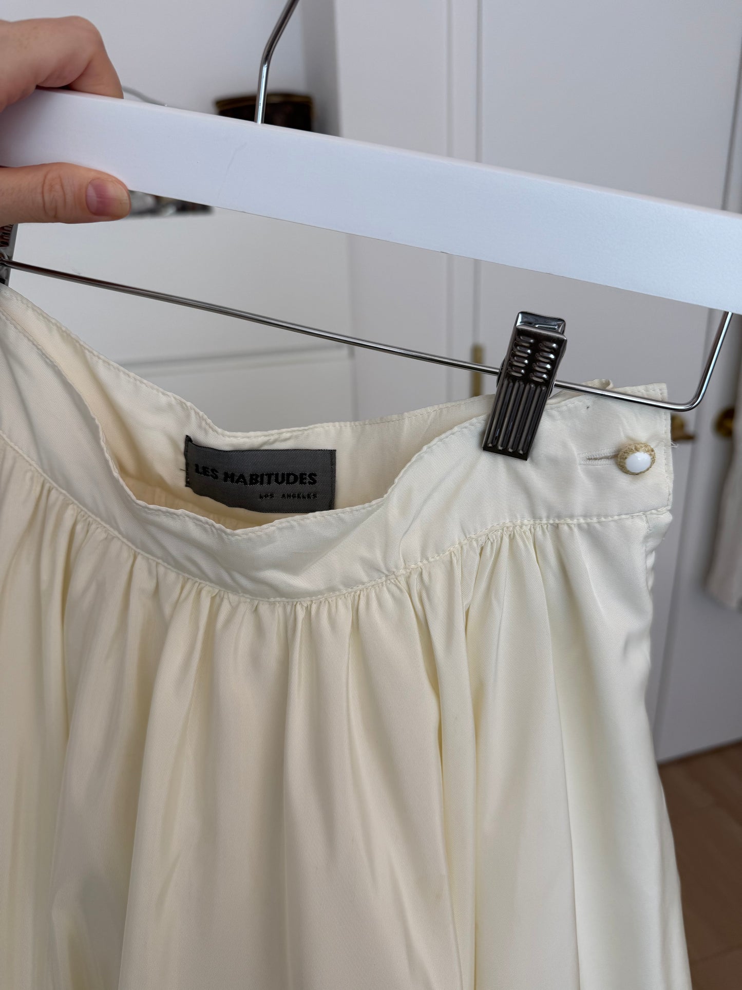LES HABITUDES 90's Vintage Ivory Voluminous Long Skirt