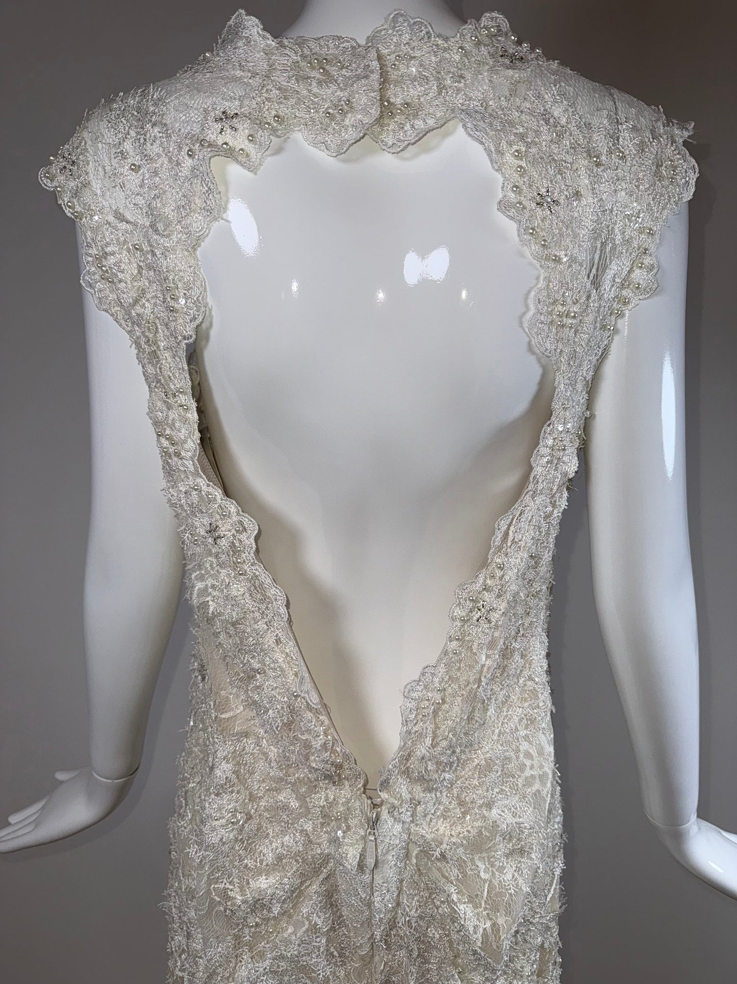 MONIQUE LHUILLIER Ivory Lace Crystal & Pearl Bridal Gown