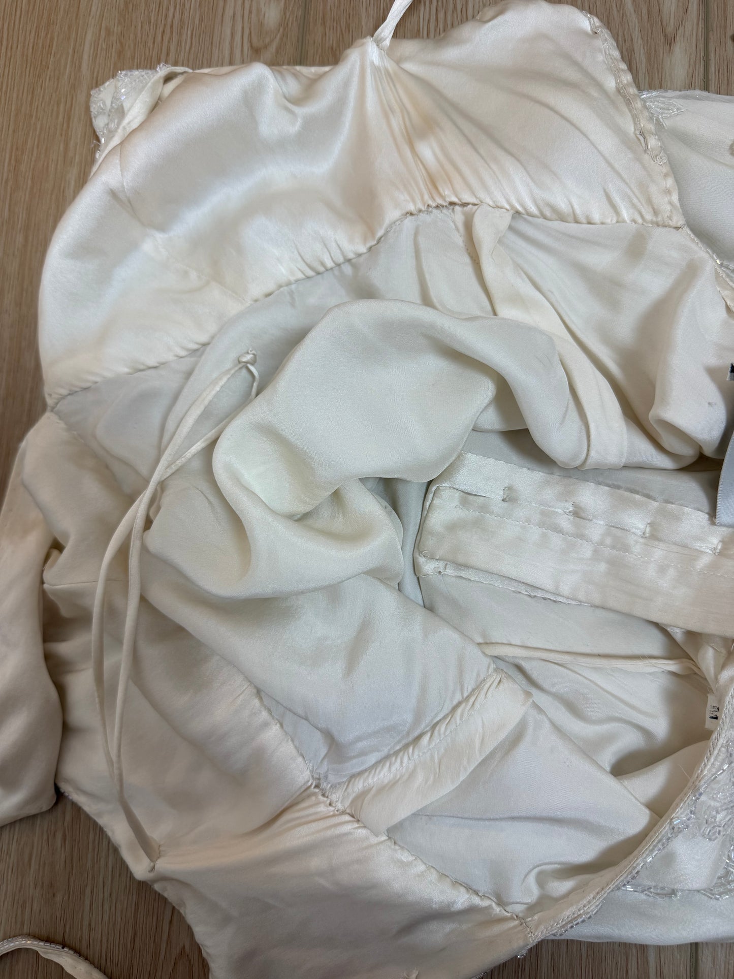 LES HABITUDES 90's Vintage Couture Ivory Beaded Silk Wedding Gown w. Shawl