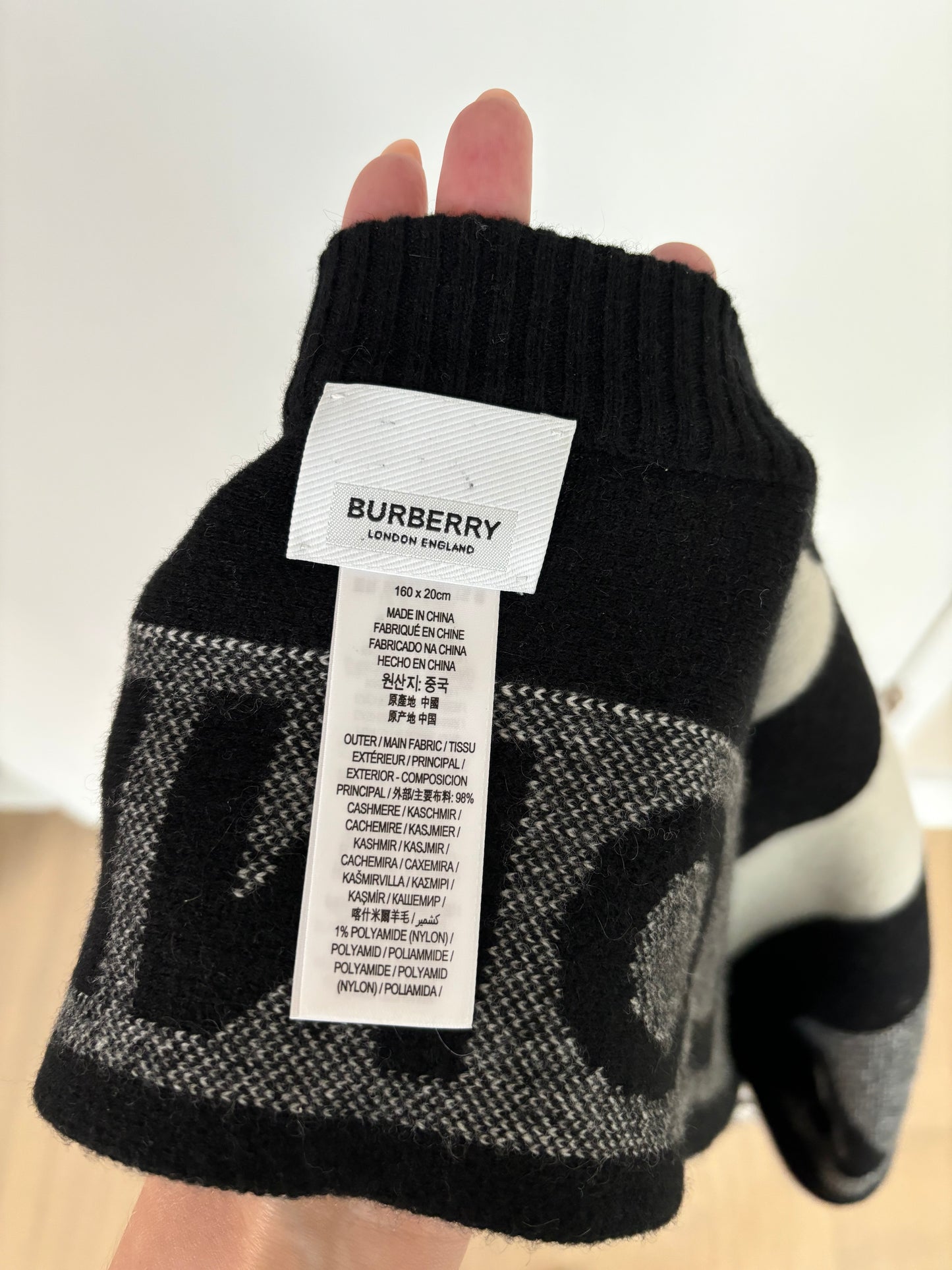 BURBERRY 2020 Logo Cashmere Jacquard Capelet w. Sleeves