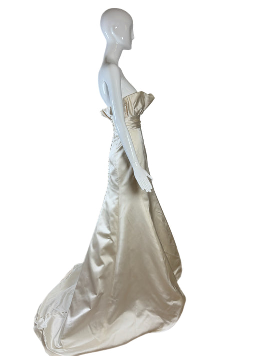 MONIQUE LHUILLIER 2007 Vintage Runway Silk Bridal Wedding Gown