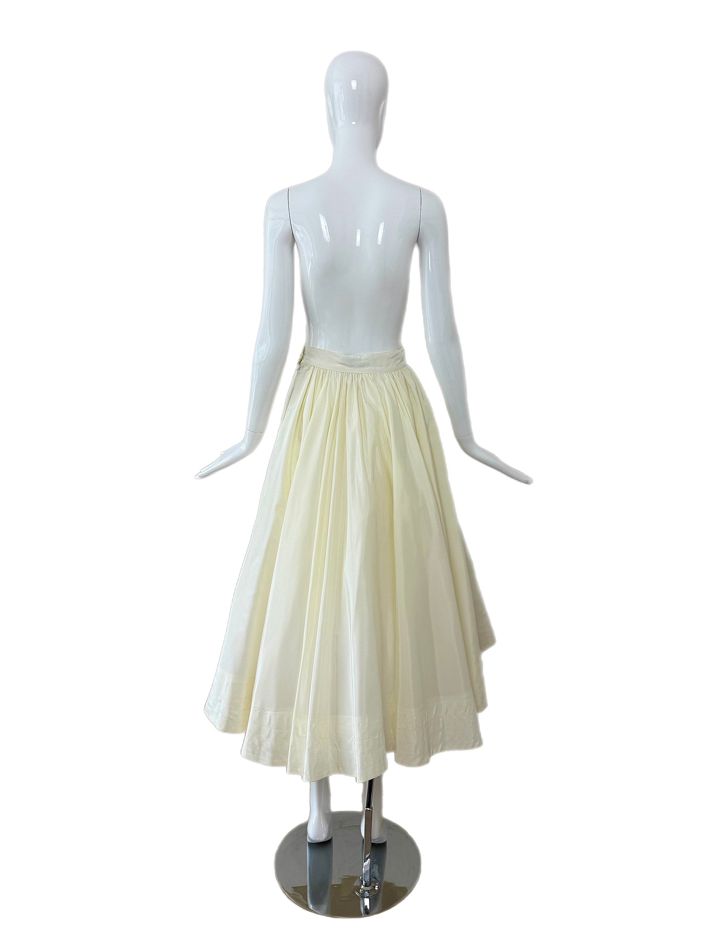 LES HABITUDES 90's Vintage Ivory Voluminous Long Skirt