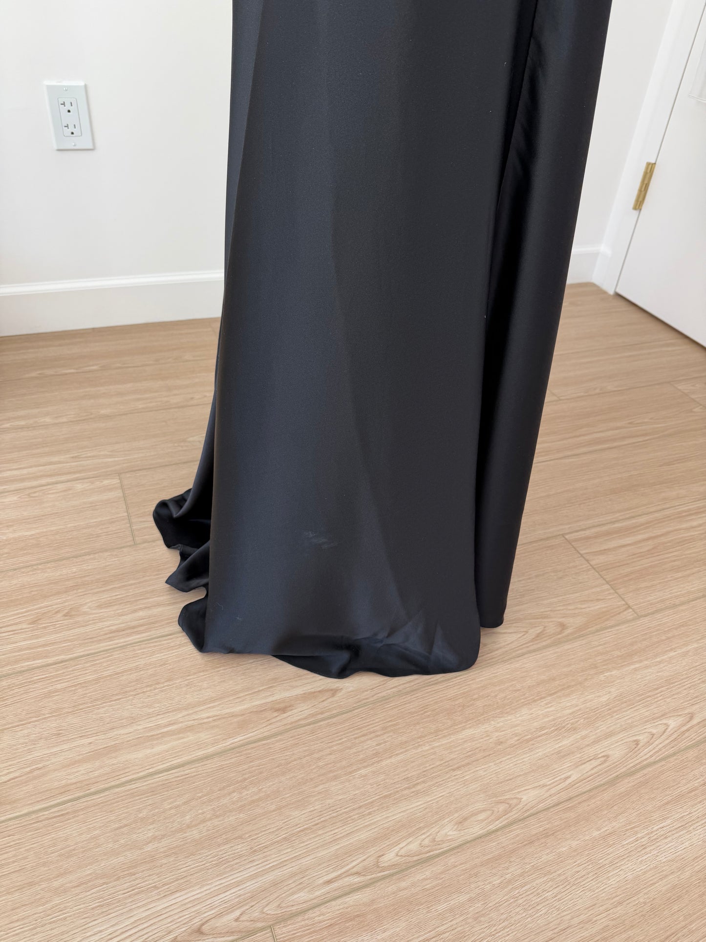 VERA WANG c. 2012 Liquid Silk Ruched Black Backless Evening Gown