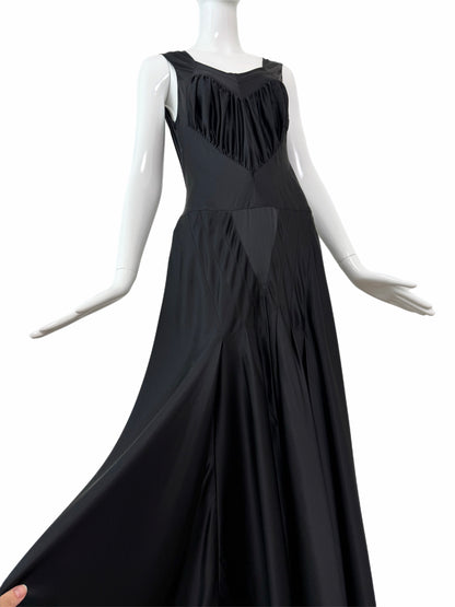 VERA WANG c. 2012 Liquid Silk Ruched Black Backless Evening Gown
