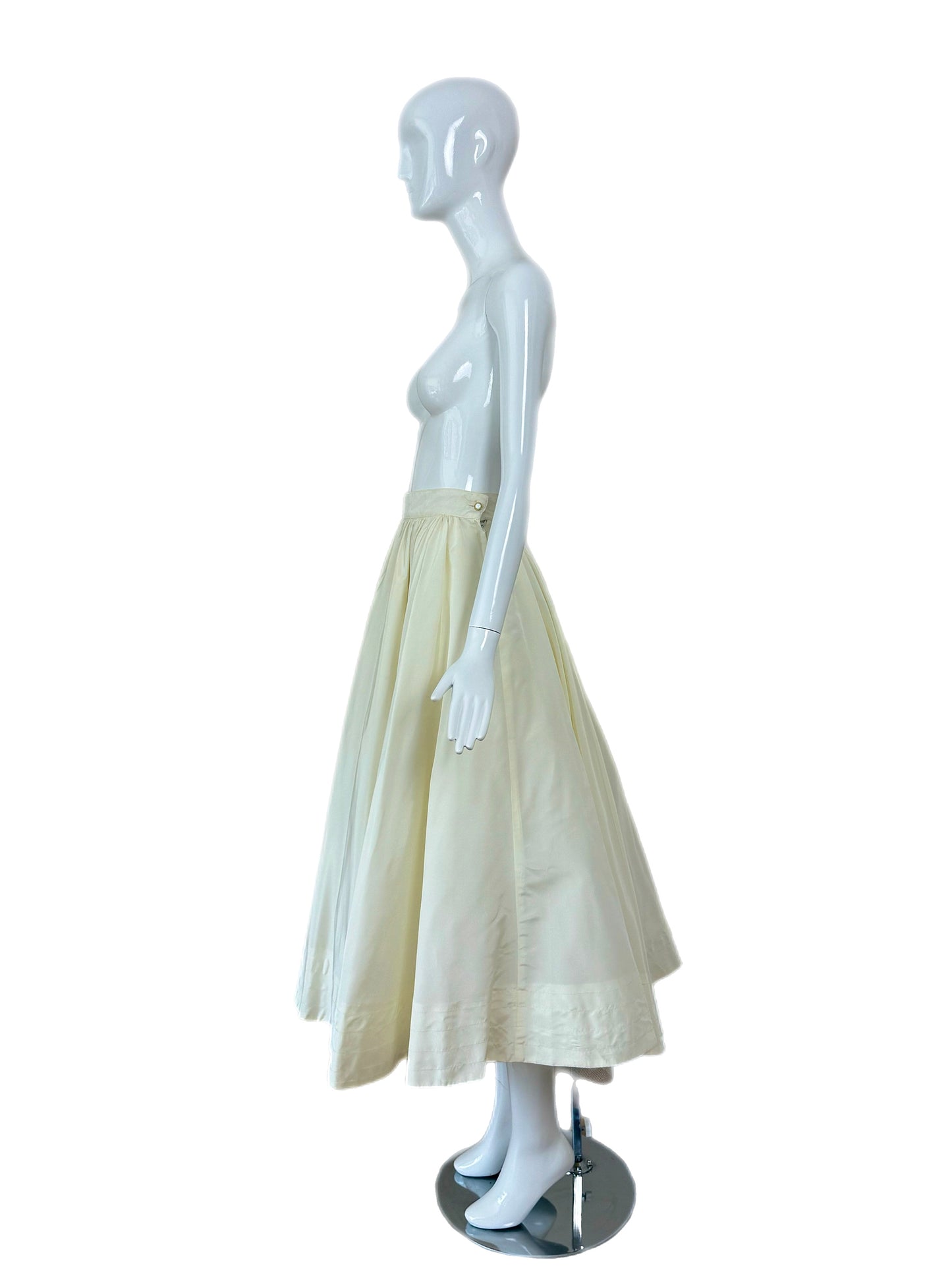LES HABITUDES 90's Vintage Ivory Voluminous Long Skirt