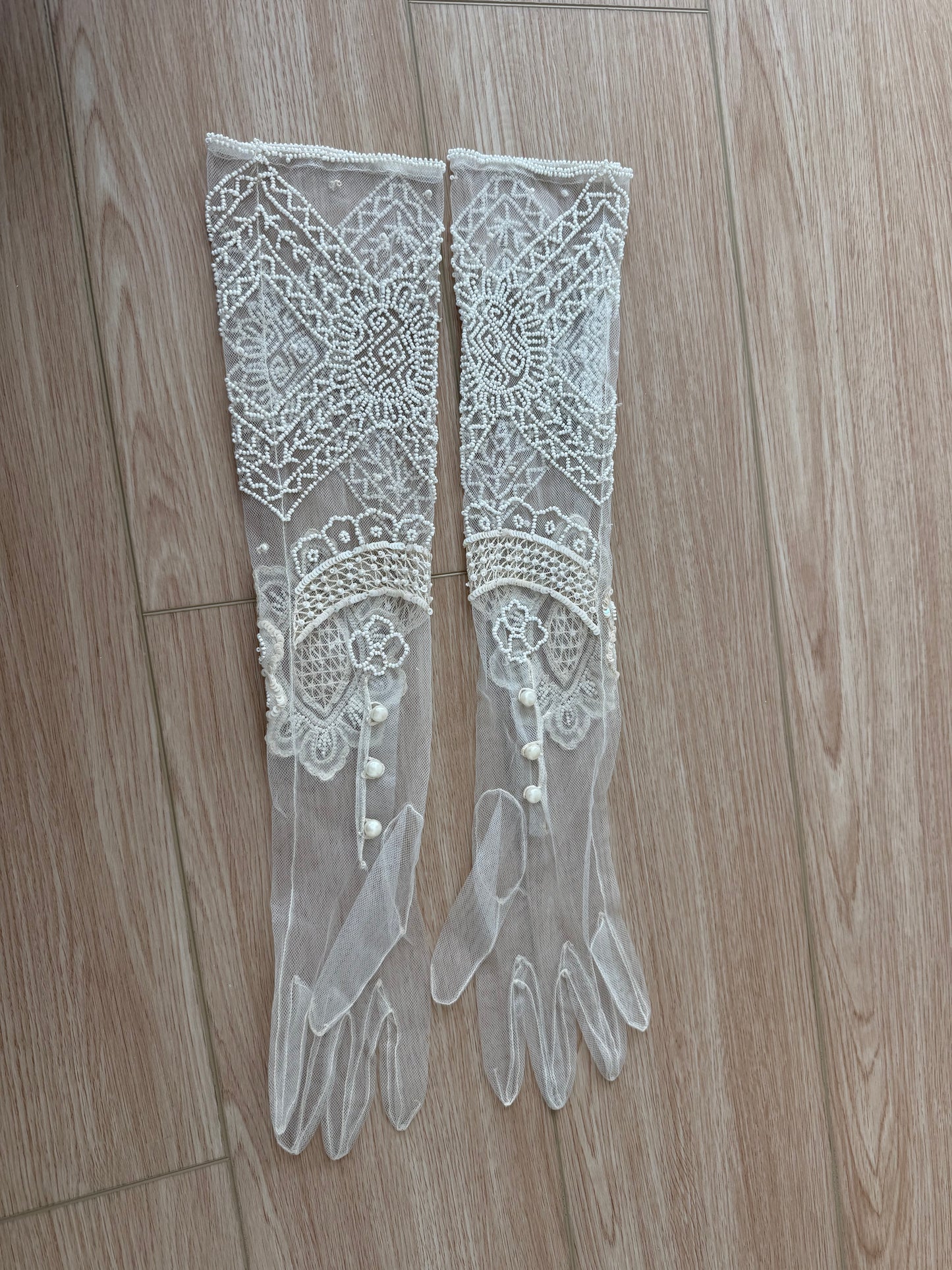 LES HABITUDES 90's Vintage Couture Hand-Beaded w. Pearls Silk Bridal Gown w. Gloves