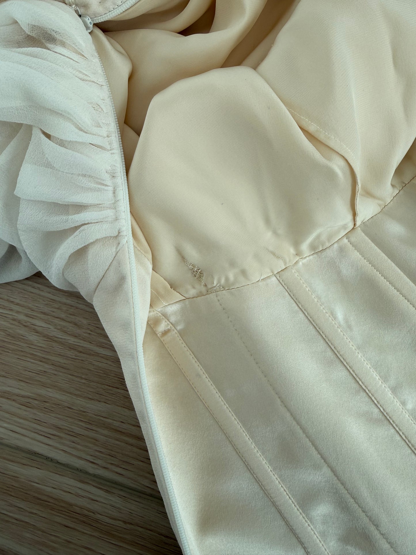 RICHARD TYLER 2000 Vintage Ivory Silk Wedding Dress w. Train + Bustle