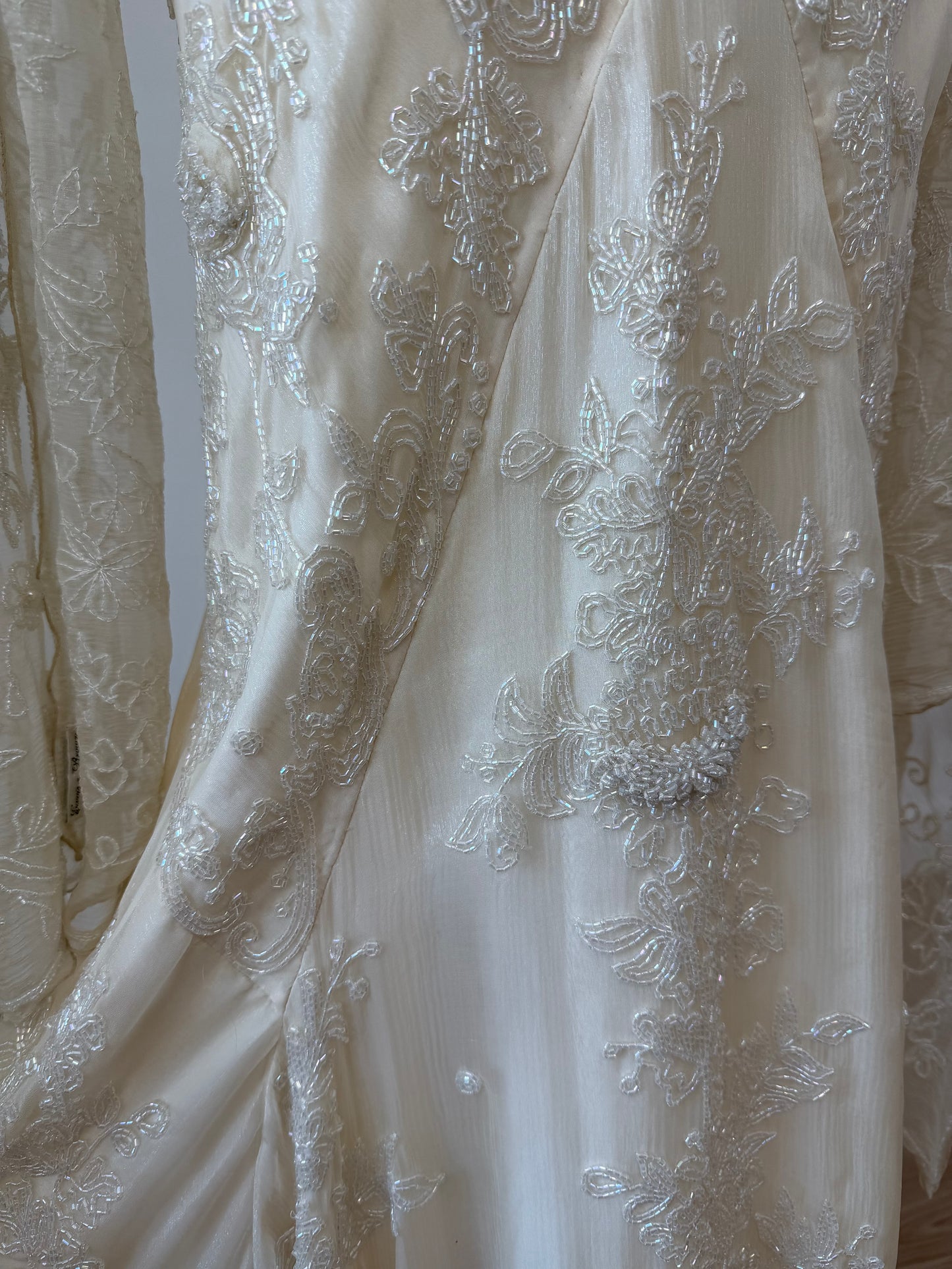LES HABITUDES 90's Vintage Couture Vanilla Cream Beaded Silk Wedding Gown w. Shawl