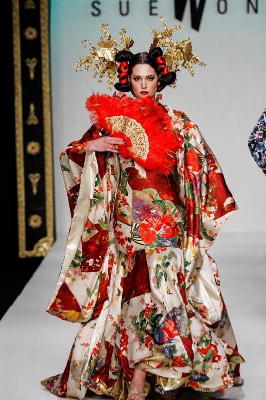 SUE WONG 2005 Vintage Runway Silk Beaded Gown w. Shawl
